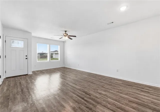 Photo 4 of Single family home for sale at 805 Parrot Ln, Siloam Springs, AR 72761 | MLS# 1365180 | Listing updated on 2026-10-18