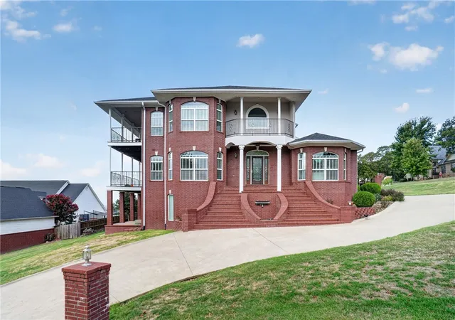 Single family home for sale at 185 Grand Vista Dr, Russellville, AR 72802 | MLS# 1365259