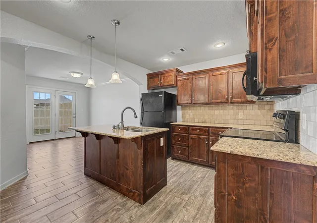 Photo 3 of Townhouse for sale at 2101 Stonegrove Rd, Bentonville, AR 72713 | MLS# 1365267 | Listing updated on 2026-10-15