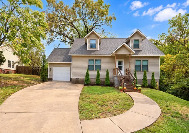 Photo 1 of Single family home for sale at 119 Woodland Dr, Siloam Springs, AR 72761 | MLS# 1365305 | Listing updated on 2026-10-17