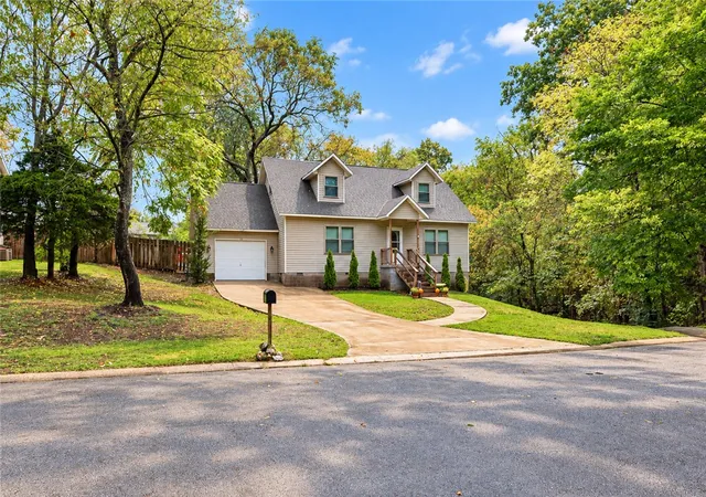 Photo 2 of Single family home for sale at 119 Woodland Dr, Siloam Springs, AR 72761 | MLS# 1365305 | Listing updated on 2026-10-17