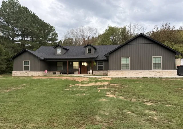Photo 2 of Single family home for sale at 5700 Country Aire Loop, Hackett, AR 72937 | MLS# 1365314 | Listing updated on 2026-10-29