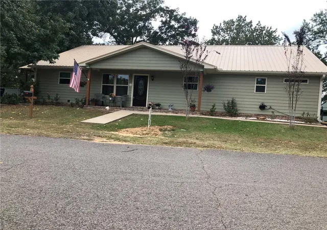 Single family home for sale at 325 Lucky Landing Rd, Atkins, AR 72823 | MLS# 1365327