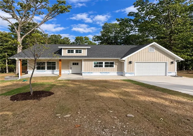 Photo 1 of Single family home for sale at 6 Dumfries Dr, Bella Vista, AR 72715 | MLS# 1365071 | Listing updated on 2026-10-16