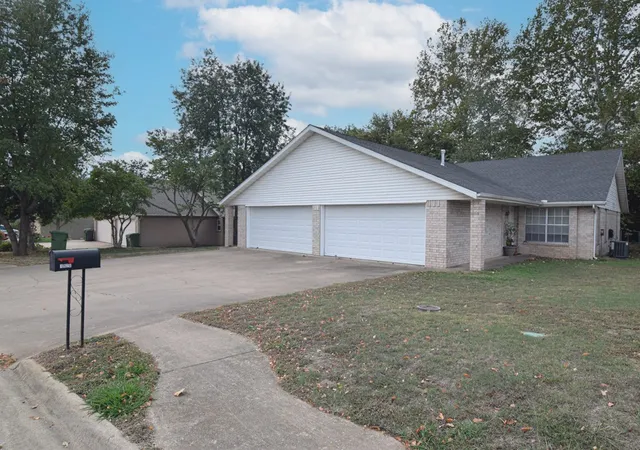Photo 3 of Sale Pending at 1928 S & 1930 18th St, Rogers, AR 72758 | MLS# 1365043 | Listing updated on 2026-10-18