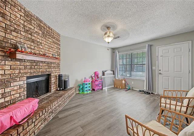 Photo 4 of Sale Pending at 1500 N & 1508 Pleasant St #A & B, Springdale, AR 72764 | MLS# 1365321 | Listing updated on 2026-10-21
