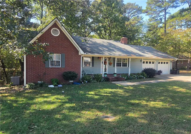 Single family home for sale at 37 Fontaine Dr, Clarksville, AR 72830 | MLS# 1365233
