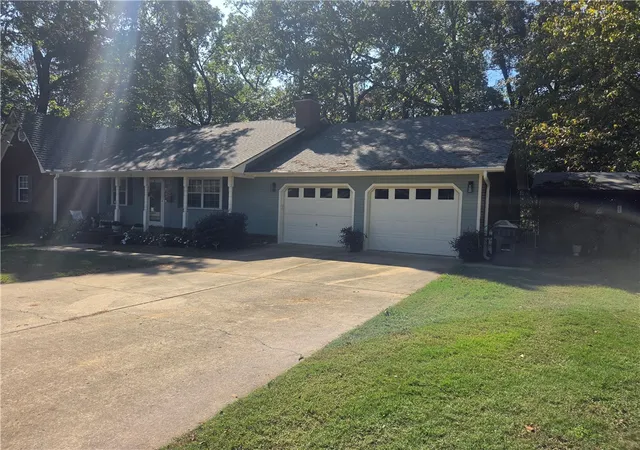 Photo 2 of Single family home for sale at 37 Fontaine Dr, Clarksville, AR 72830 | MLS# 1365233 | Listing updated on 2026-10-19