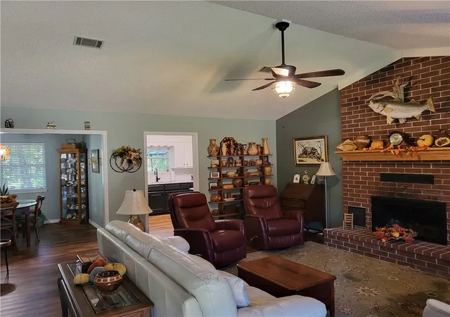 Photo 4 of Single family home for sale at 37 Fontaine Dr, Clarksville, AR 72830 | MLS# 1365233 | Listing updated on 2026-10-19