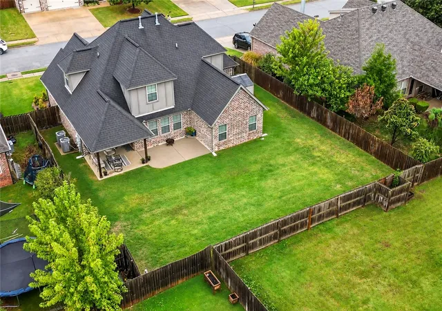 Photo 3 of Sale Pending at 6405 S 36th Street, Rogers, AR 72758 | MLS# 1364382 | Listing updated on 2026-10-21