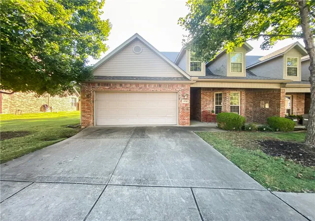 Photo 1 of Sale Pending at 4136 Zion Valley Dr, Fayetteville, AR 72703 | MLS# 1364812 | Listing updated on 2026-10-19
