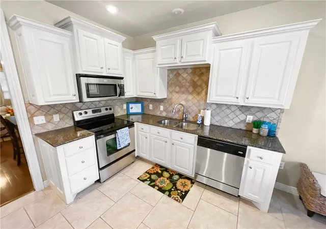 Photo 3 of Sale Pending at 4136 Zion Valley Dr, Fayetteville, AR 72703 | MLS# 1364812 | Listing updated on 2026-10-19