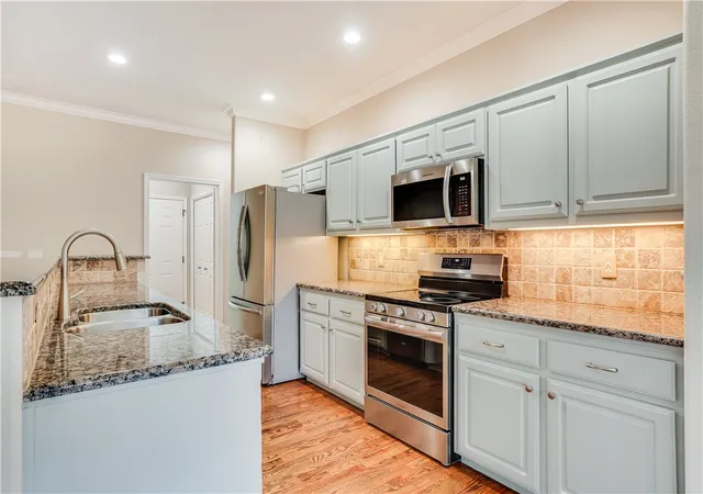 Photo 2 of Townhouse for sale at 18 Brighton Ln, Bella Vista, AR 72715 | MLS# 1365169 | Listing updated on 2026-10-21