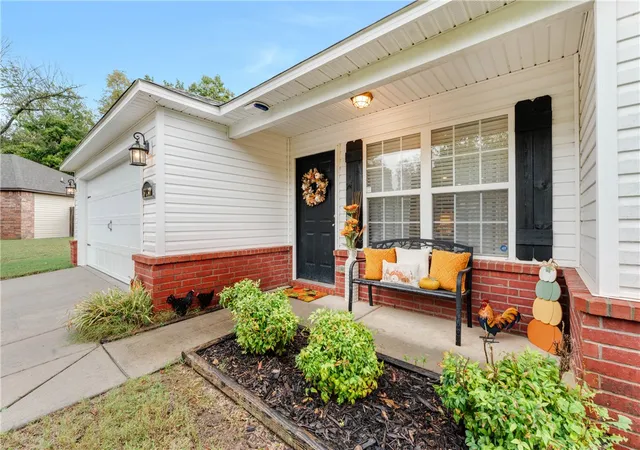 Photo 2 of Sale Pending at 6730 Arrowhead Cvs, Springdale, AR 72762 | MLS# 1365279 | Listing updated on 2026-10-18