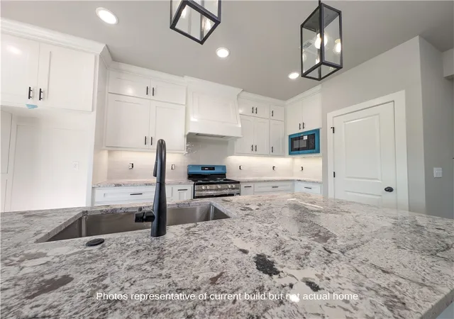 Photo 2 of Single family home for sale at 18 Spennymoor Dr, Bella Vista, AR 72714 | MLS# 1365032 | Listing updated on 2026-10-16