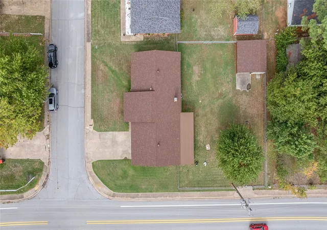 Photo 3 of Single family home for sale at 1601 Daline St, Springdale, AR 72762 | MLS# 1365256 | Listing updated on 2026-10-21