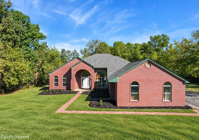 Photo 1 of Single family home for sale at 5780 W Weir Rd, Fayetteville, AR 72704 | MLS# 1365172 | Listing updated on 2026-10-21