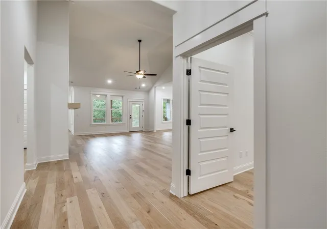 Photo 4 of Single family home for sale at 84 Cromarty Dr, Bella Vista, AR 72715 | MLS# 1365464 | Listing updated on 2026-10-17