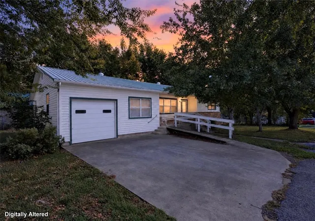 Photo 1 of Single family home for sale at 310 Polk St, Huntsville, AR 72740 | MLS# 1365499 | Listing updated on 2026-10-20