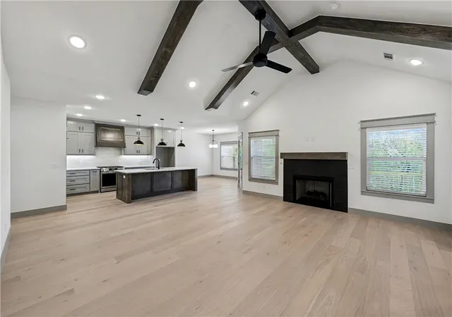 Photo 1 of Single family home for sale at 21 Ironside Ln, Bella Vista, AR 72715 | MLS# 1365501 | Listing updated on 2026-10-17
