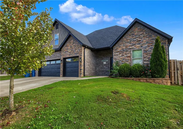 Photo 2 of Single family home for sale at 4405 Sw Plumley Ave, Bentonville, AR 72713 | MLS# 1365387 | Listing updated on 2026-10-18