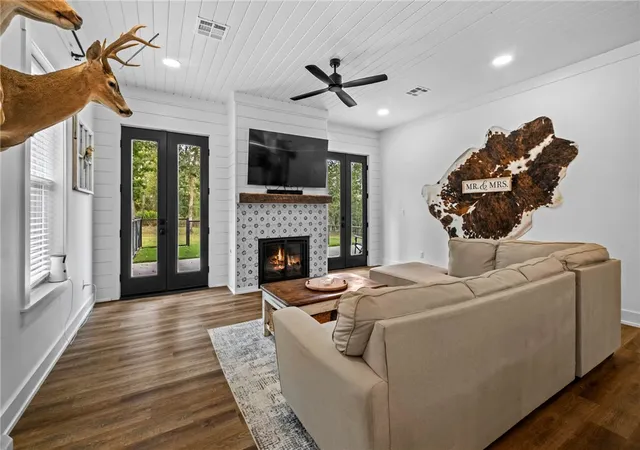 Photo 3 of Single family home for sale at 14625 Fruitwood Rd, Gravette, AR 72736 | MLS# 1365479 | Listing updated on 2026-10-28