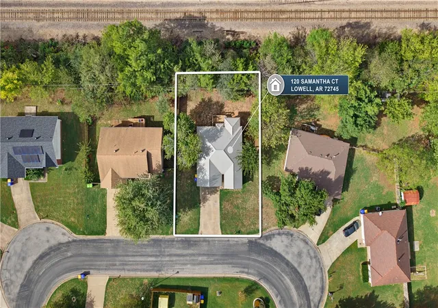 Photo 4 of Sale Pending at 120 Samantha Ct, Lowell, AR 72745 | MLS# 1365124 | Listing updated on 2026-10-21