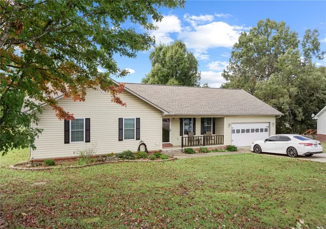 Photo 1 of Single family home for sale at 2619 Lacy Ln, Harrison, AR 72601 | MLS# 1365255 | Listing updated on 2026-10-19