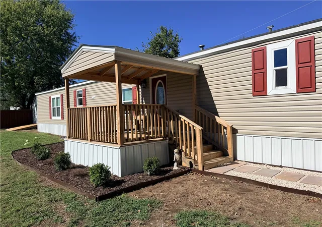 Photo 1 of Manufactured home for sale at 165 E Kirby St, Colcord, OK 74338 | MLS# 1365532 | Listing updated on 2026-10-19