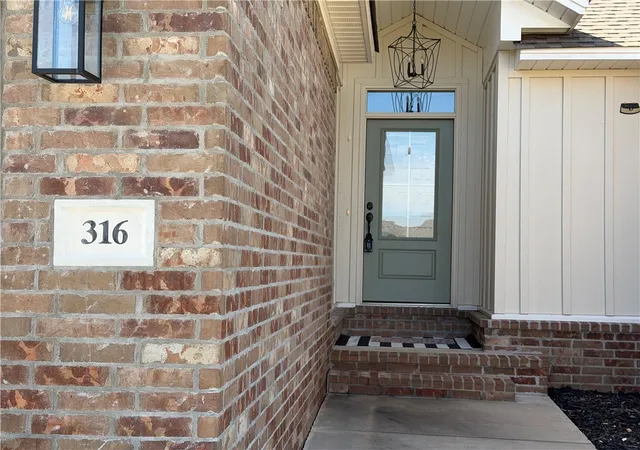 Photo 2 of Single family home for sale at 316 Promenade Cir, Russellville, AR 72801 | MLS# 1365481 | Listing updated on 2026-10-21
