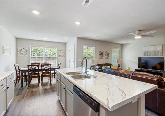 Photo 3 of Single family home for sale at 820 S Excelsior Dr, Siloam Springs, AR 72761 | MLS# 1365552 | Listing updated on 2026-10-19