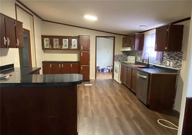 Photo 3 of Manufactured home for sale at 1843 County Rd 938, Green Forest, AR 72638 | MLS# 1365560 | Listing updated on 2026-10-19