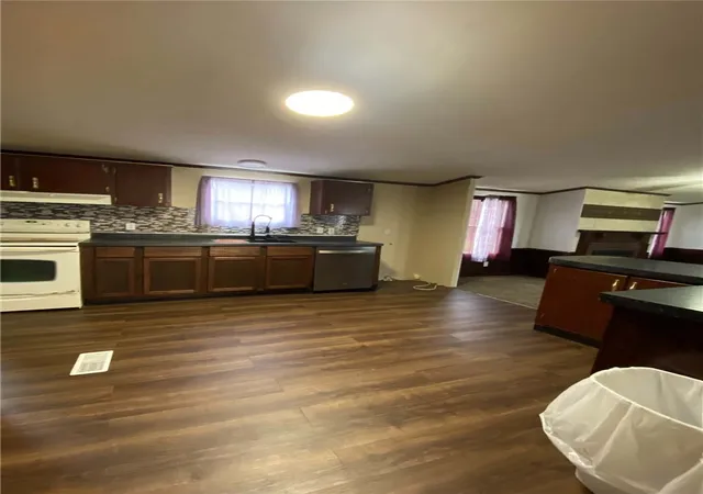 Photo 4 of Manufactured home for sale at 1843 County Rd 938, Green Forest, AR 72638 | MLS# 1365560 | Listing updated on 2026-10-19