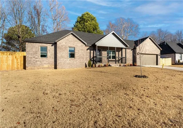 Photo 1 of Single family home for sale at 200 Ryder St, Gentry, AR 72734 | MLS# 1365608 | Listing updated on 2026-10-21
