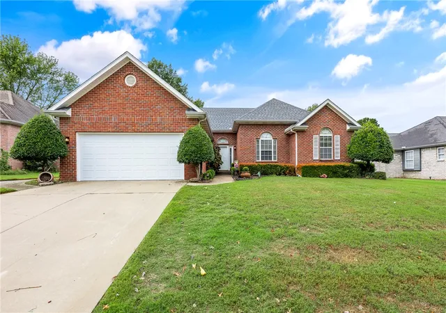 Photo 2 of Single family home for sale at 5302 S 44th Street, Rogers, AR 72758 | MLS# 1365519 | Listing updated on 2026-10-21