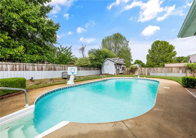 Photo 3 of Single family home for sale at 5302 S 44th Street, Rogers, AR 72758 | MLS# 1365519 | Listing updated on 2026-10-21