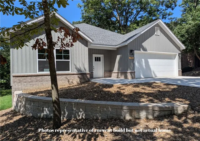 Photo 1 of Single family home for sale at 5 Wakefield Ln, Bella Vista, AR 72715 | MLS# 1365013 | Listing updated on 2026-10-27