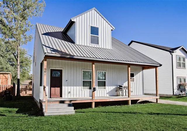 Photo 1 of Single family home for sale at 108 W Thurman St, Prairie Grove, AR 72753 | MLS# 1365684 | Listing updated on 2026-10-27