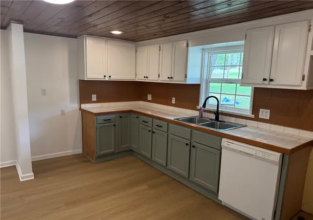 Photo 4 of Single family home for sale at 679 Lake Rd, Atkins, AR 72823 | MLS# 1365615 | Listing updated on 2026-10-20