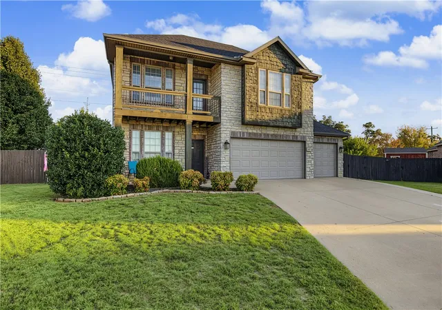Single family home for sale at 400 Orchard Cir, Cave Springs, AR 72718 | MLS# 1365865