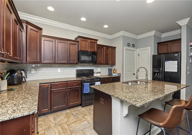Photo 2 of Single family home for sale at 400 Orchard Cir, Cave Springs, AR 72718 | MLS# 1365865 | Listing updated on 2026-10-21