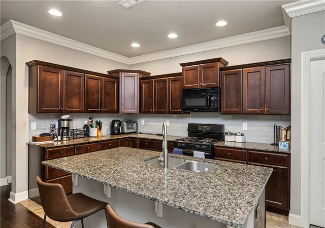 Photo 3 of Single family home for sale at 400 Orchard Cir, Cave Springs, AR 72718 | MLS# 1365865 | Listing updated on 2026-10-21