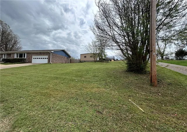Photo 2 of Single family home for sale at 206 Roberta Dr, Harrison, AR 72601 | MLS# 1365923 | Listing updated on 2026-10-22