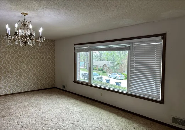 Photo 3 of Single family home for sale at 206 Roberta Dr, Harrison, AR 72601 | MLS# 1365923 | Listing updated on 2026-10-22