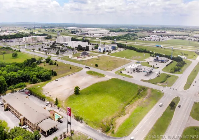 Photo 2 of Sale Pending at N Rockford Rd, Ardmore, OK 73401 | MLS# 2411009 | Listing updated on 2026-09-08