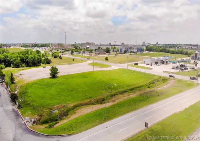 Photo 3 of Sale Pending at N Rockford Rd, Ardmore, OK 73401 | MLS# 2411009 | Listing updated on 2026-09-08