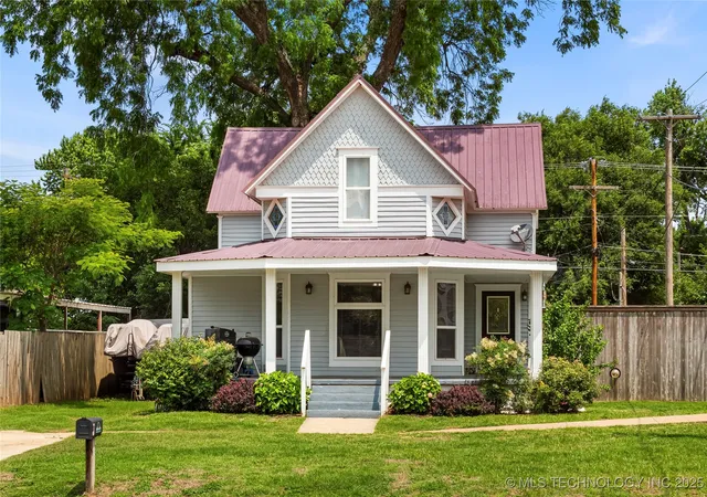 Photo 2 of Sale Pending at 206 W Grand, Tonkawa, OK 74653 | MLS# 2523616 | Listing updated on 2026-09-08