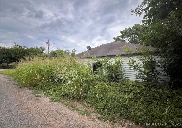 Photo 3 of Sale Pending at 108 Howell, Mc Curtain, OK 74944 | MLS# 2528943 | Listing updated on 2026-09-07