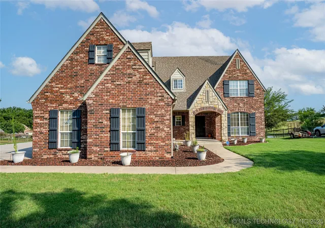 Photo 1 of Single family home for sale at 706 S Tallchief Ave, Skiatook, OK 74070 | MLS# 2532838 | Listing updated on 2026-09-06