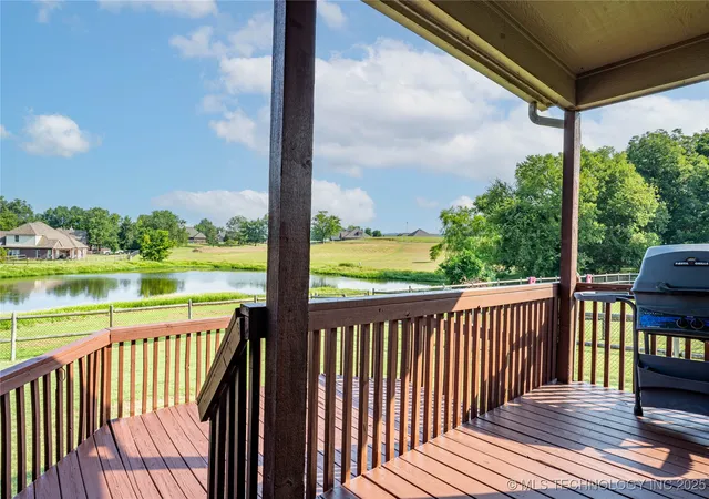 Photo 3 of Single family home for sale at 706 S Tallchief Ave, Skiatook, OK 74070 | MLS# 2532838 | Listing updated on 2026-09-06